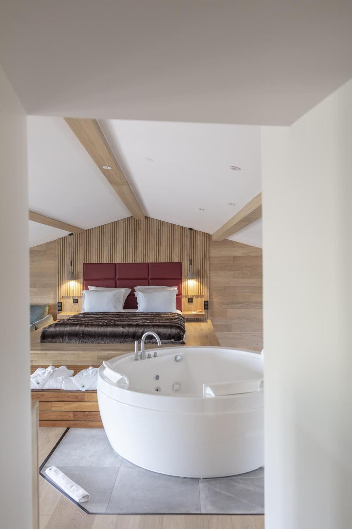 Hotel & Restaurant Origines Par Adrien Descouls - Teritoria Le Broc  Eksteriør billede